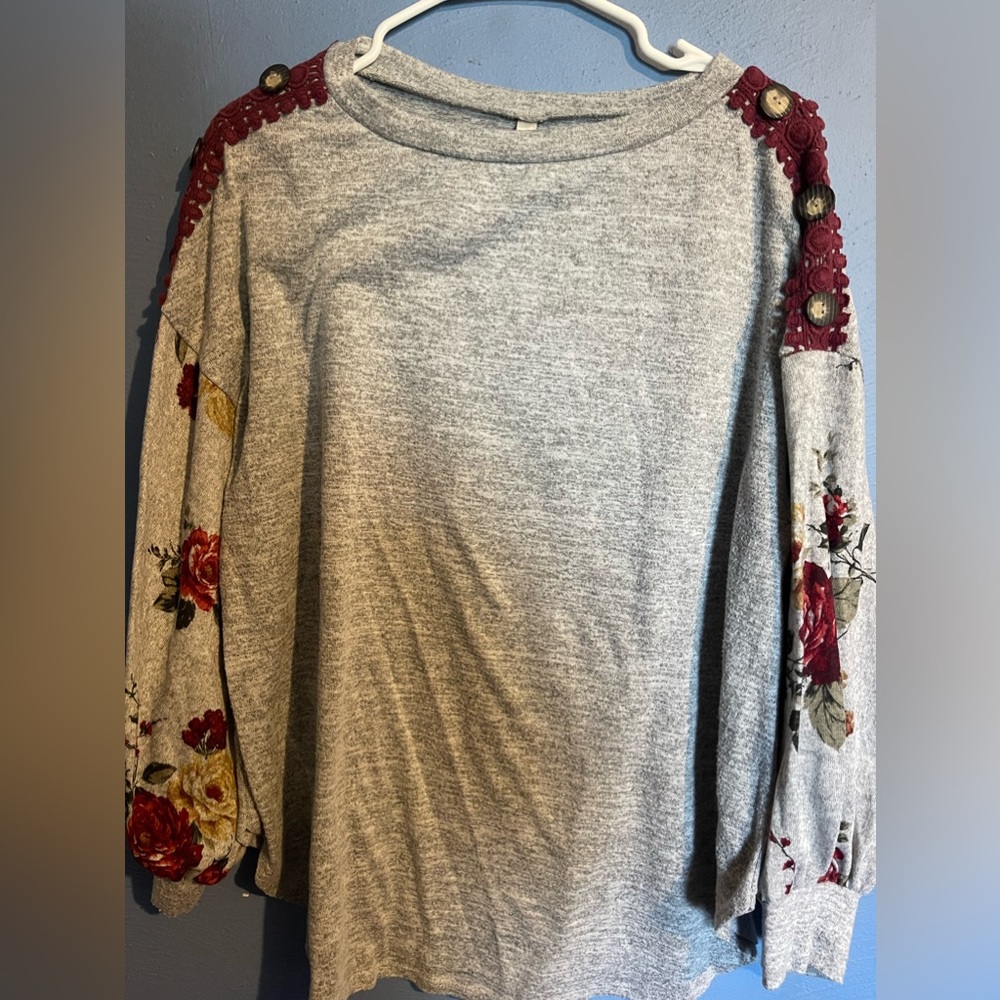Women’s pull over shirt from Emerald size 1X